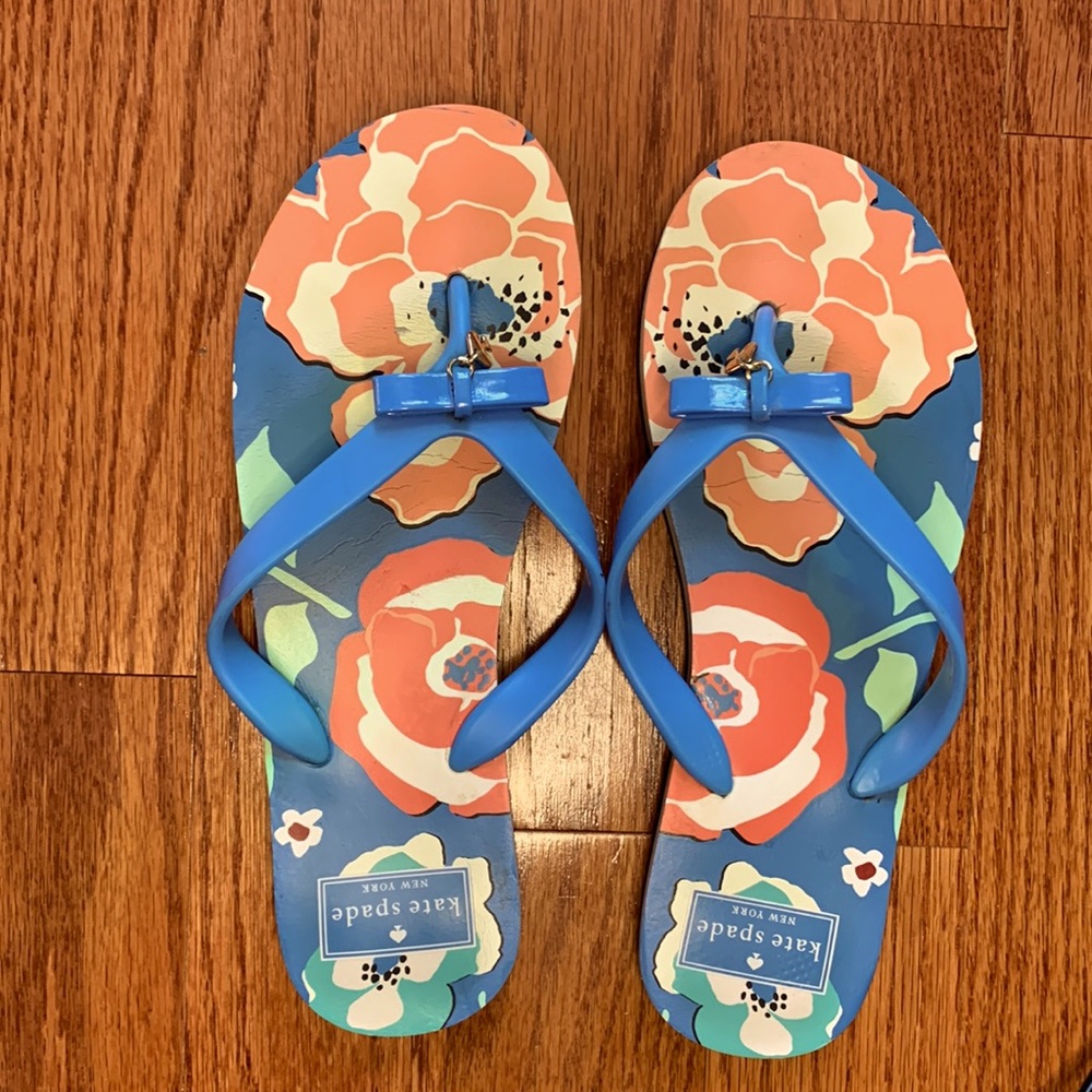Kate spade, New York Nova Blue Floral flip-flops size 7/8